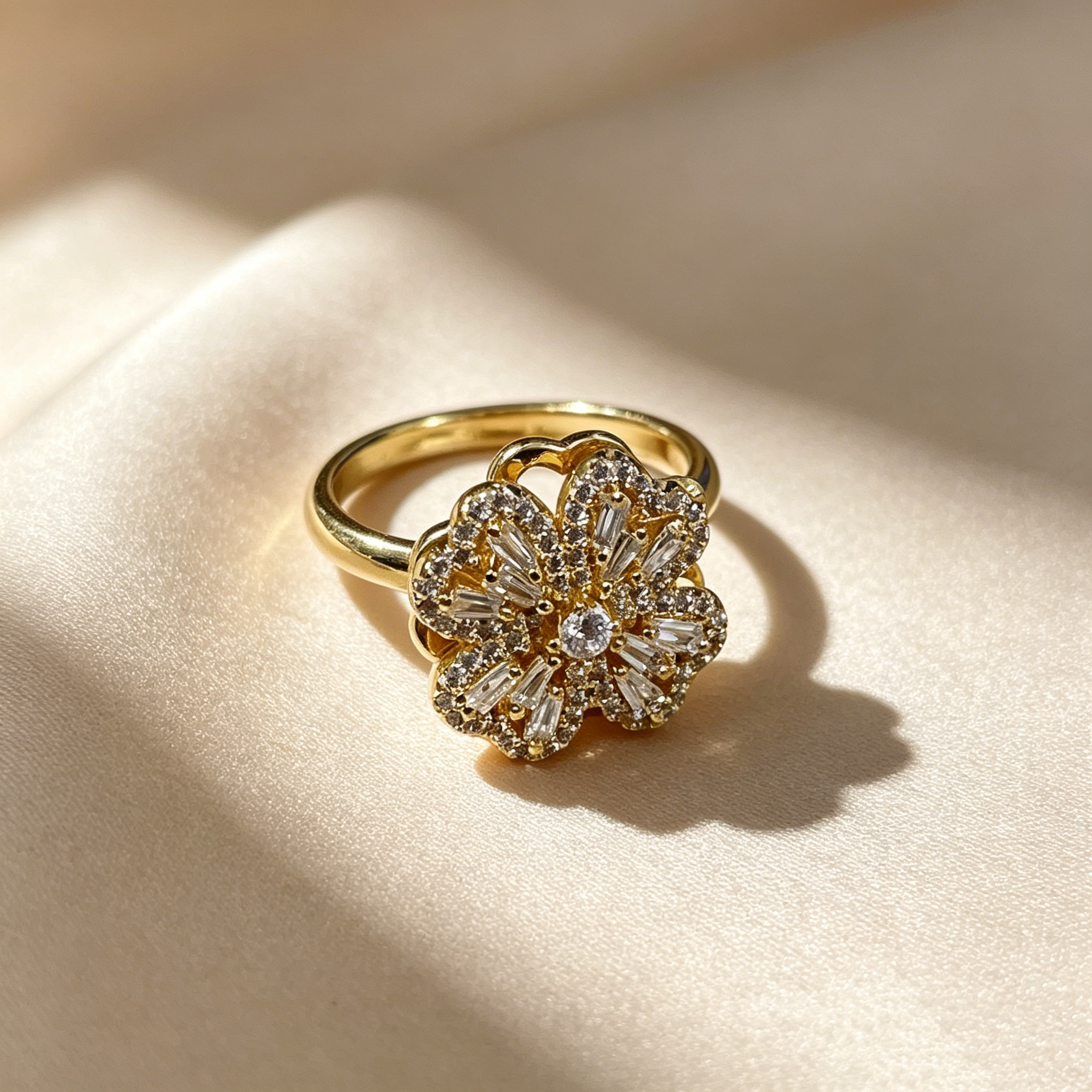 Rotating Four-Leaf Clover Moissanite Ring – Orvellae