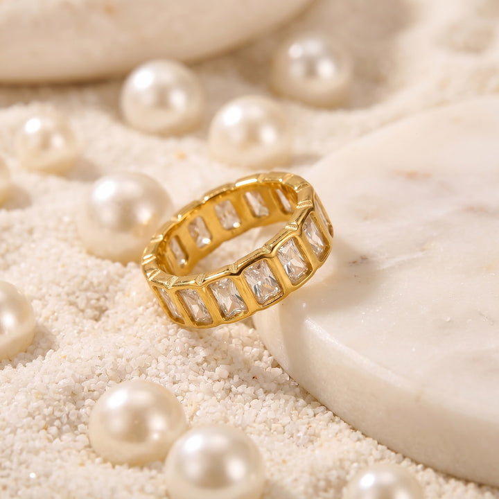 Hollow Heart Paved Band Ring