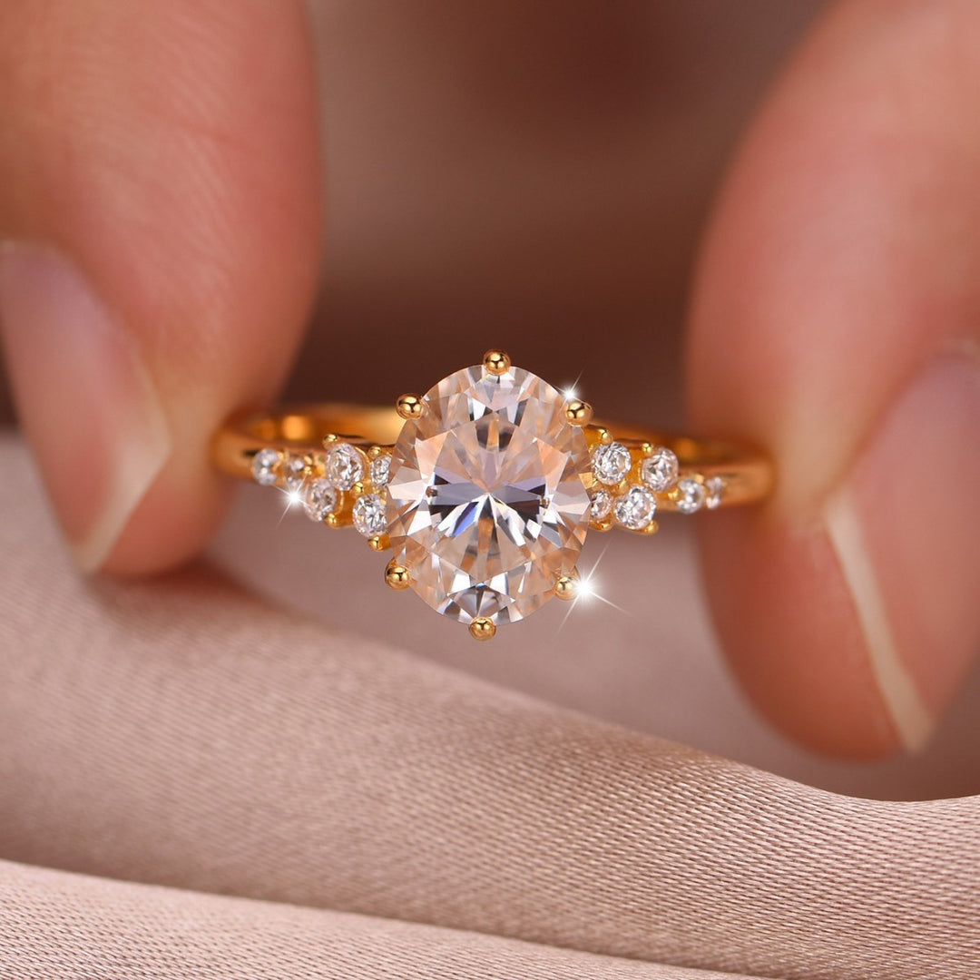 Luxurious Minimalist Sparkling Ring