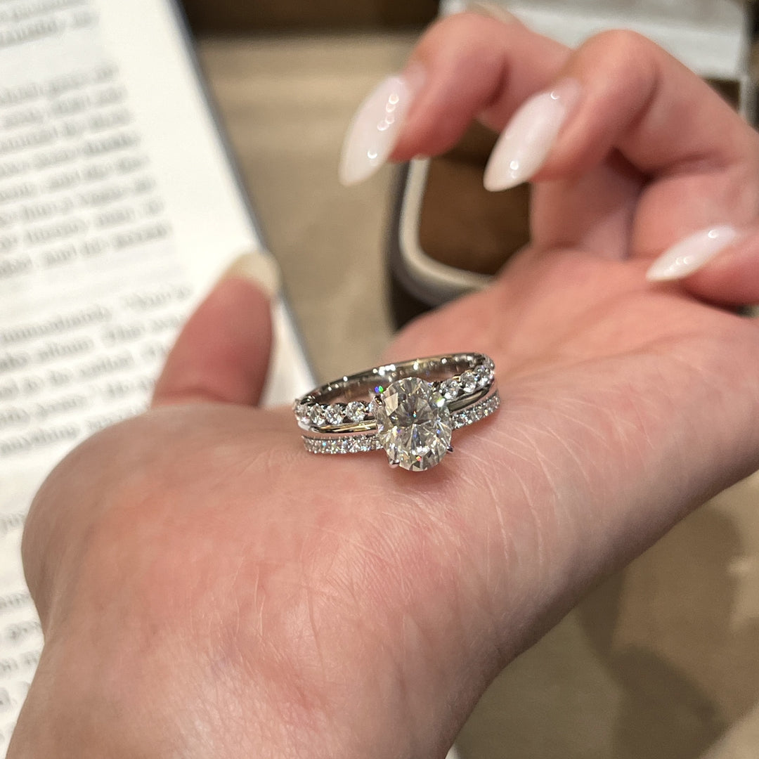 Oval Four‑Prong Pavé Moissanite Bridal Ring Set