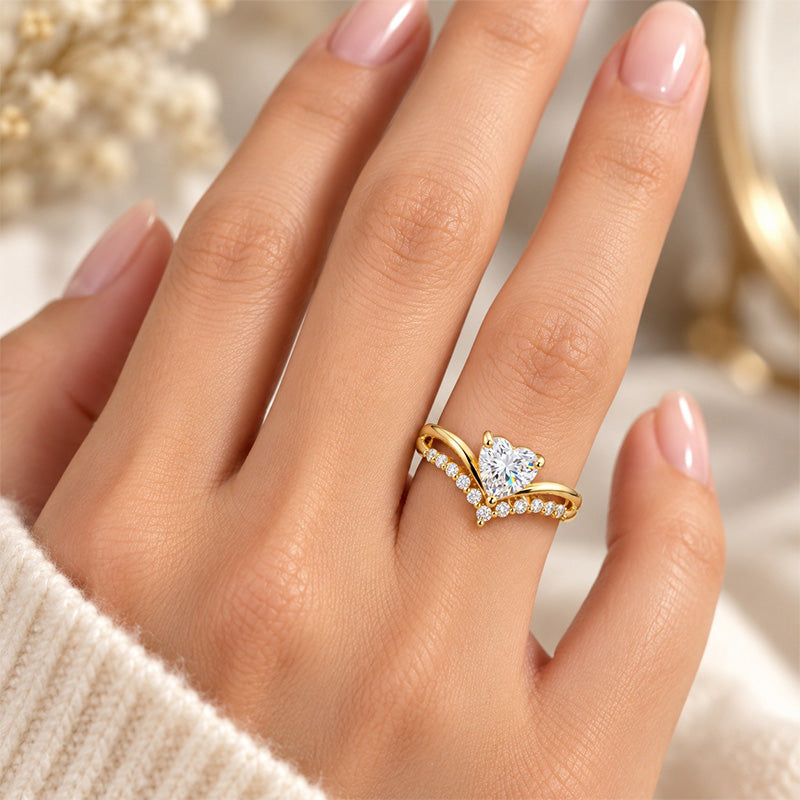 Heart Four-Prong Pavé V-Shape Ring Set
