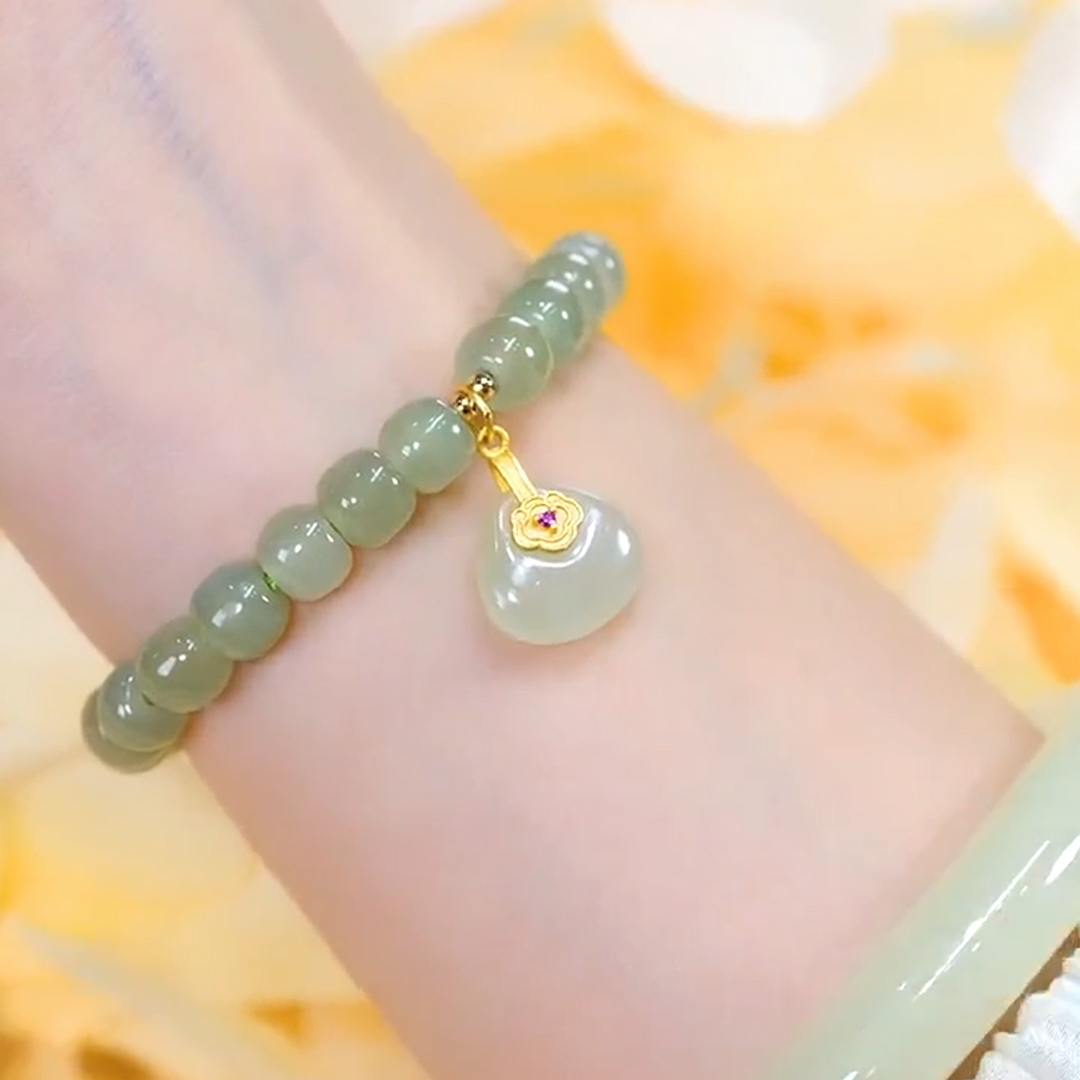 Lucky Clasp Emerald Jade Stone Bracelet