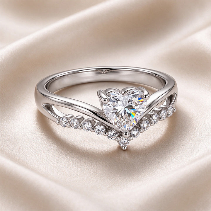Heart Four-Prong Pavé V-Shape Ring Set