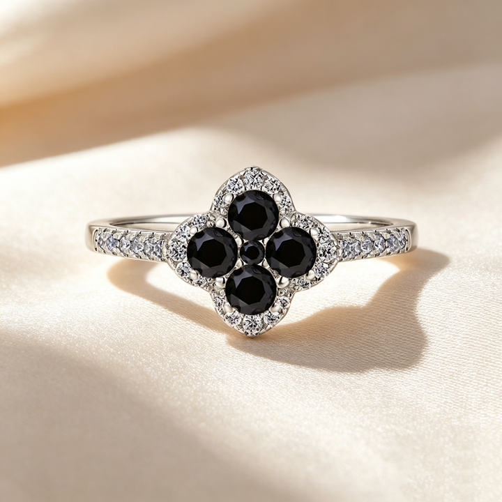 Minimalist Elegant Moissanite Four-Leaf Clover Ring