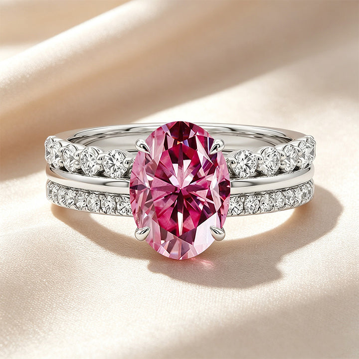 Oval Four‑Prong Pavé Moissanite Bridal Ring Set