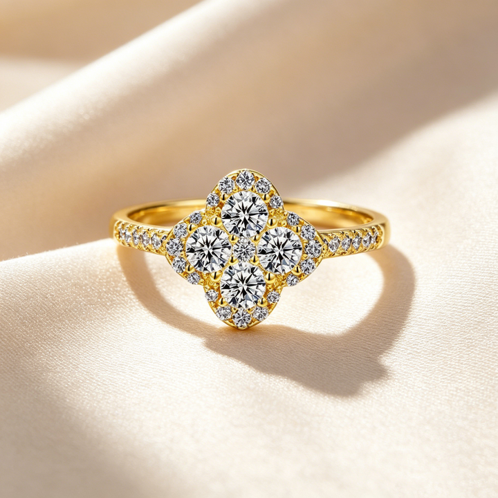 Minimalist Elegant Moissanite Four-Leaf Clover Ring