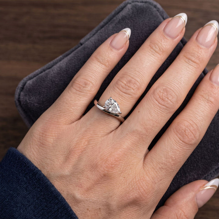 Pear Three-Prong Twist Band Ring