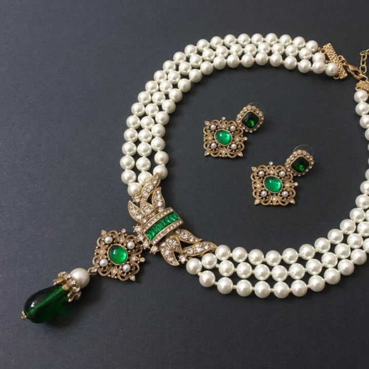 Vintage Green Agate &amp; Pearl Necklace &amp; Earrings Set